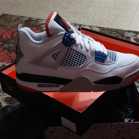 Air Jordan 4 retro SE